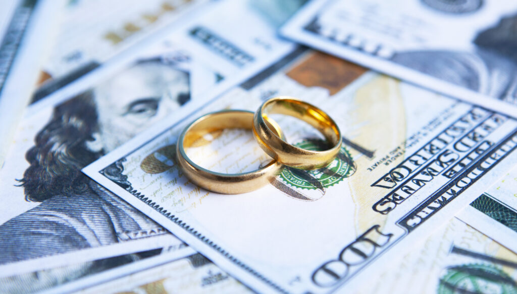 rings on 100 dollar bills